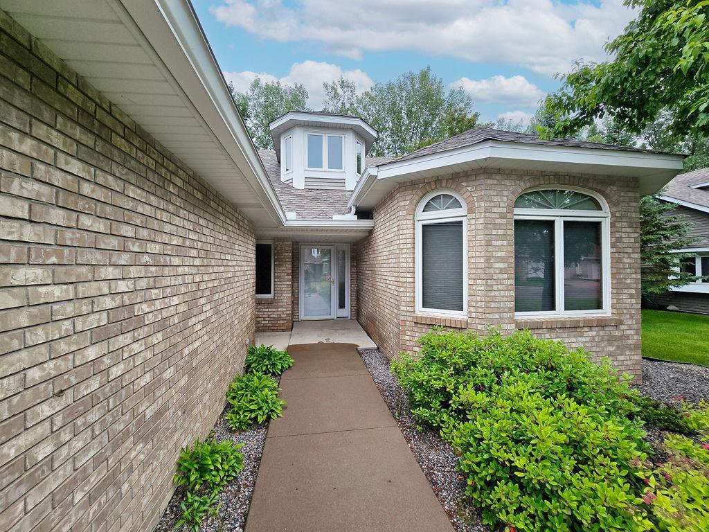 1207 Silverthorn Court
