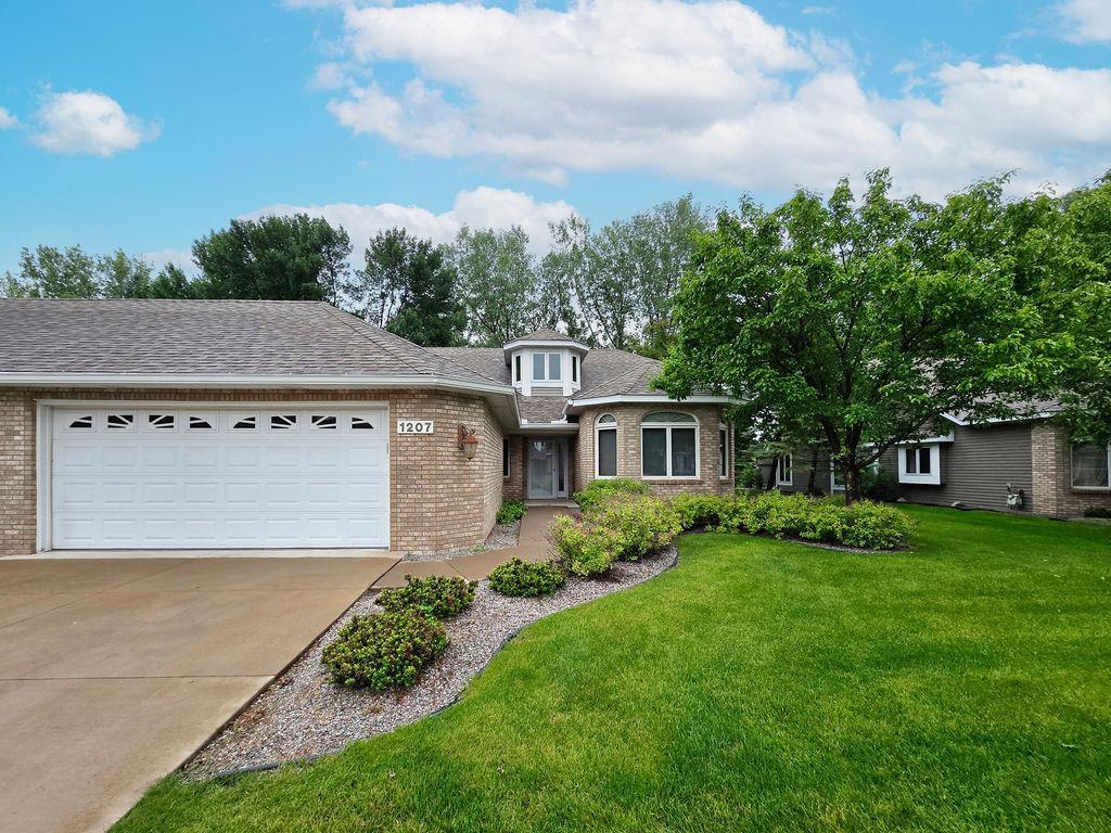 1207 Silverthorn Court