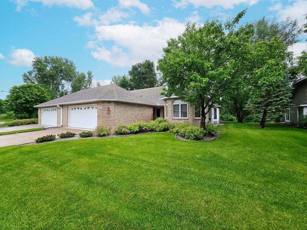 1207 Silverthorn Court