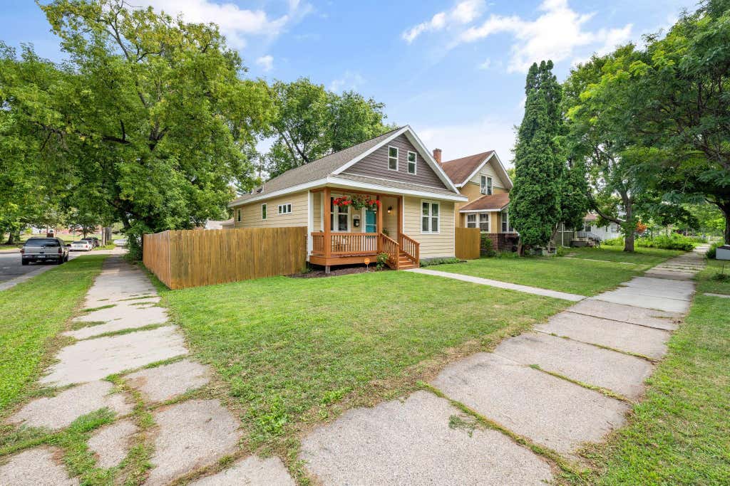 Photo of 1730 Newton Avenue N, Minneapolis, MN 55411 (MLS # 7125083)
