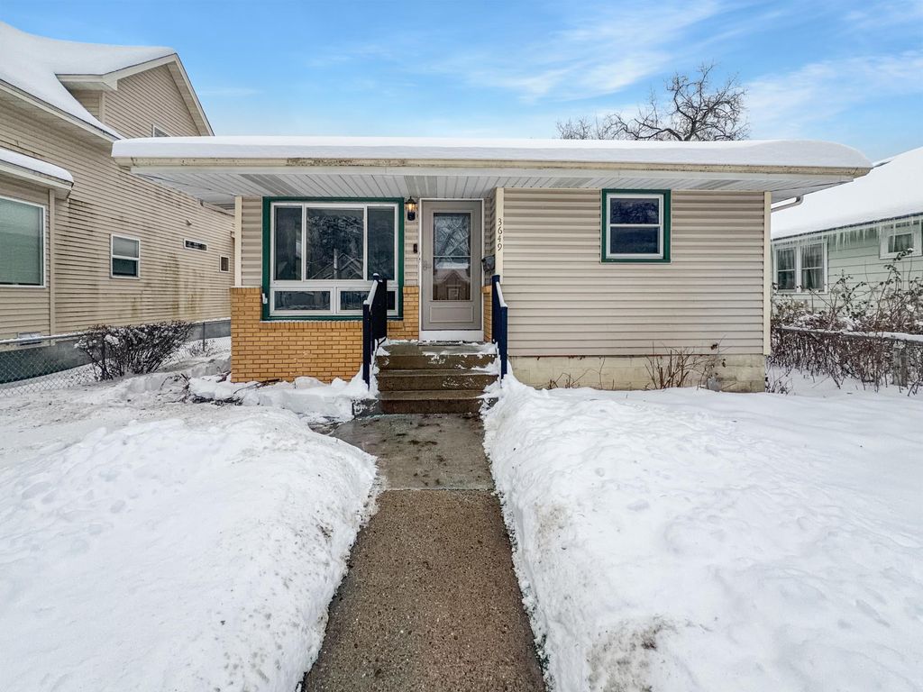 Photo of 3649 Perry Avenue N, Robbinsdale, MN 55422 (MLS # 6733115)