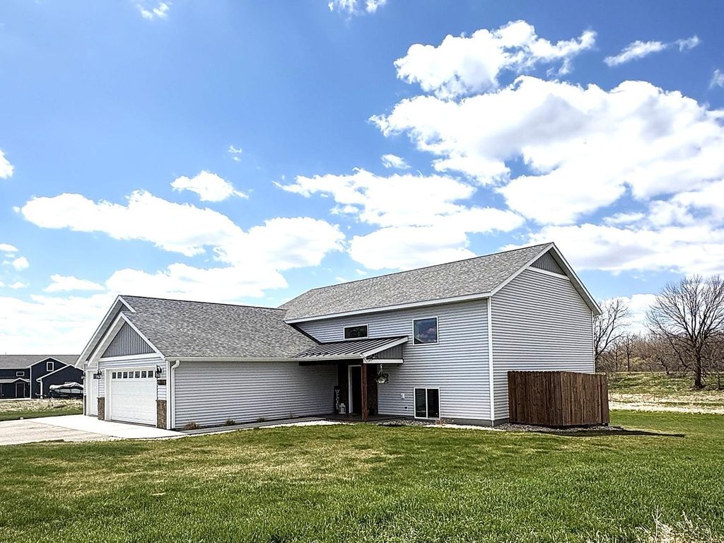 Photo of 7822 Hummingbird Lane SW, Alexandria, MN 56308 (MLS # 7072858)