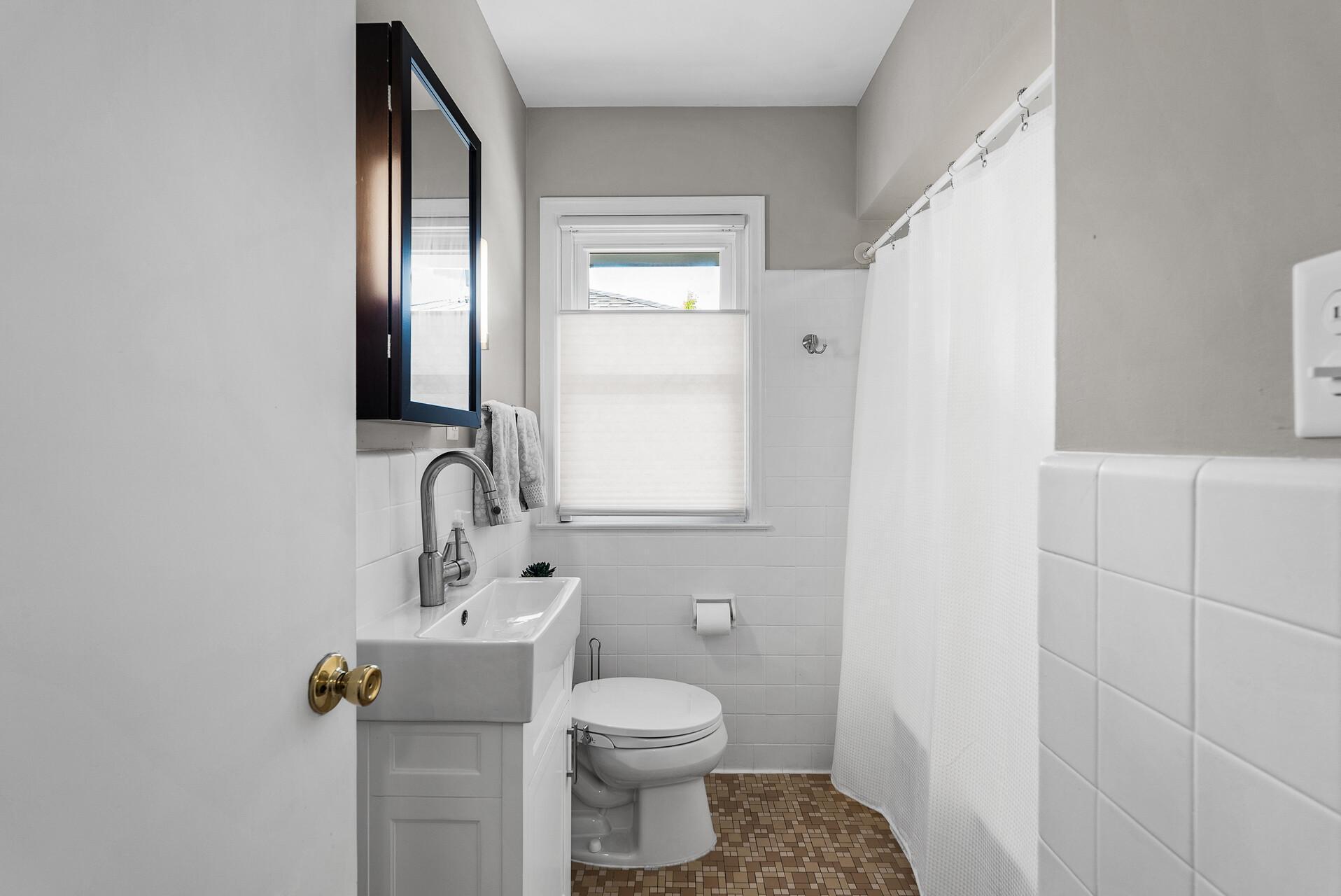 Minneapolis, Minnesota 55419, United States, 3 Bedrooms Bedrooms, ,2 BathroomsBathrooms,Residential,Pending Sale,165544