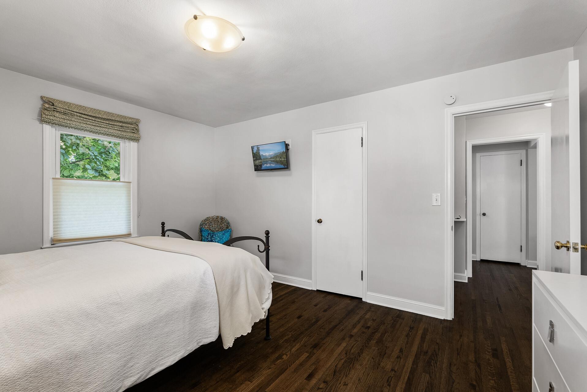 Minneapolis, Minnesota 55419, United States, 3 Bedrooms Bedrooms, ,2 BathroomsBathrooms,Residential,Pending Sale,165544