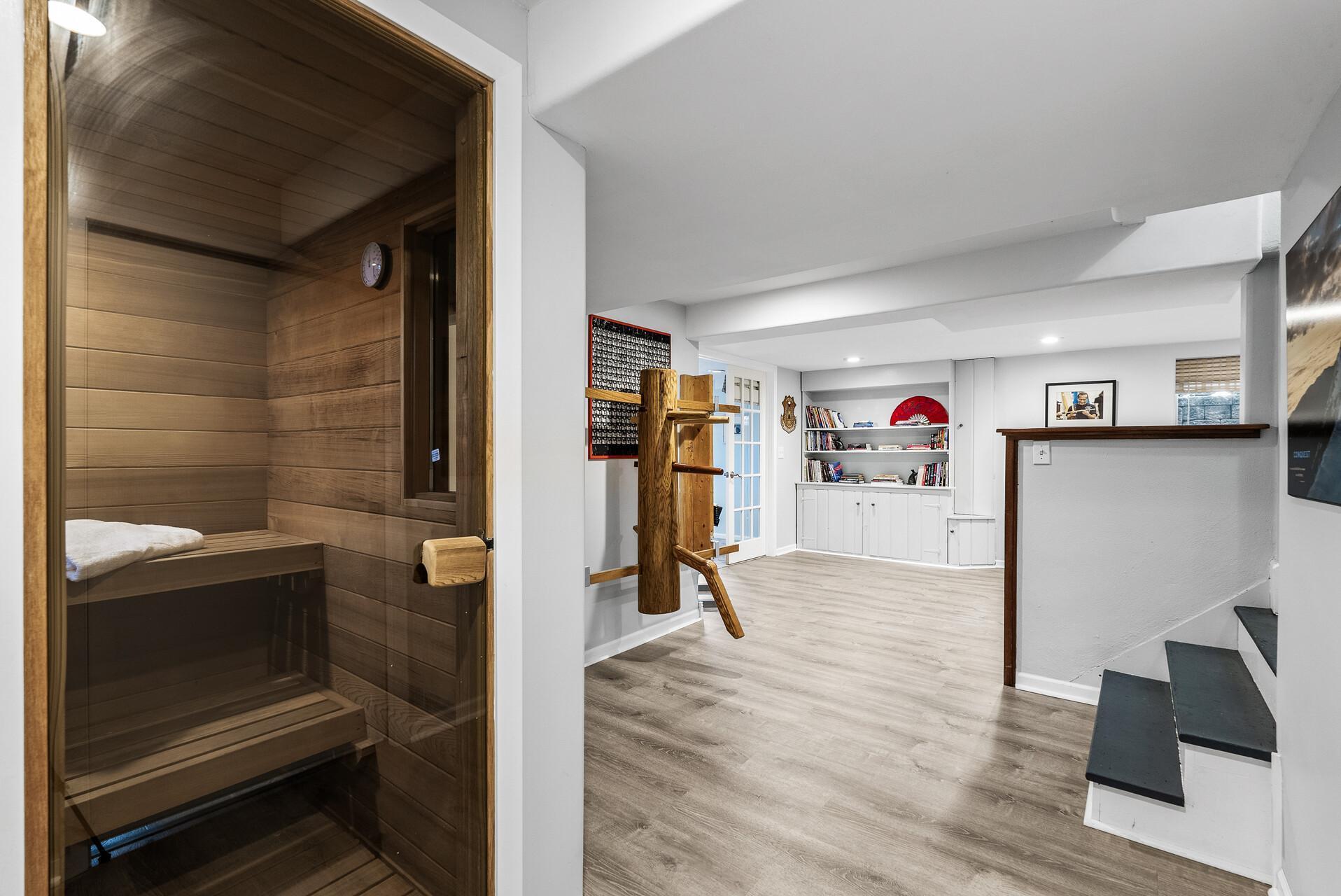 Minneapolis, Minnesota 55419, United States, 3 Bedrooms Bedrooms, ,2 BathroomsBathrooms,Residential,Pending Sale,165544