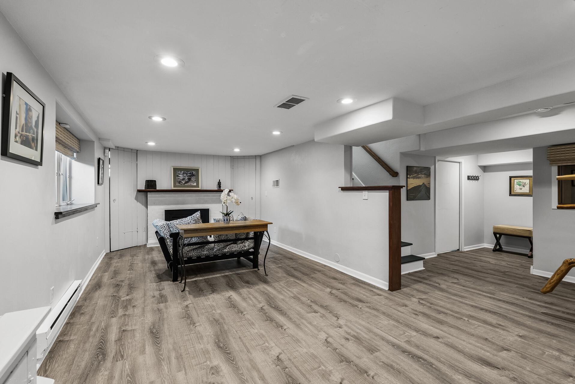 Minneapolis, Minnesota 55419, United States, 3 Bedrooms Bedrooms, ,2 BathroomsBathrooms,Residential,Pending Sale,165544