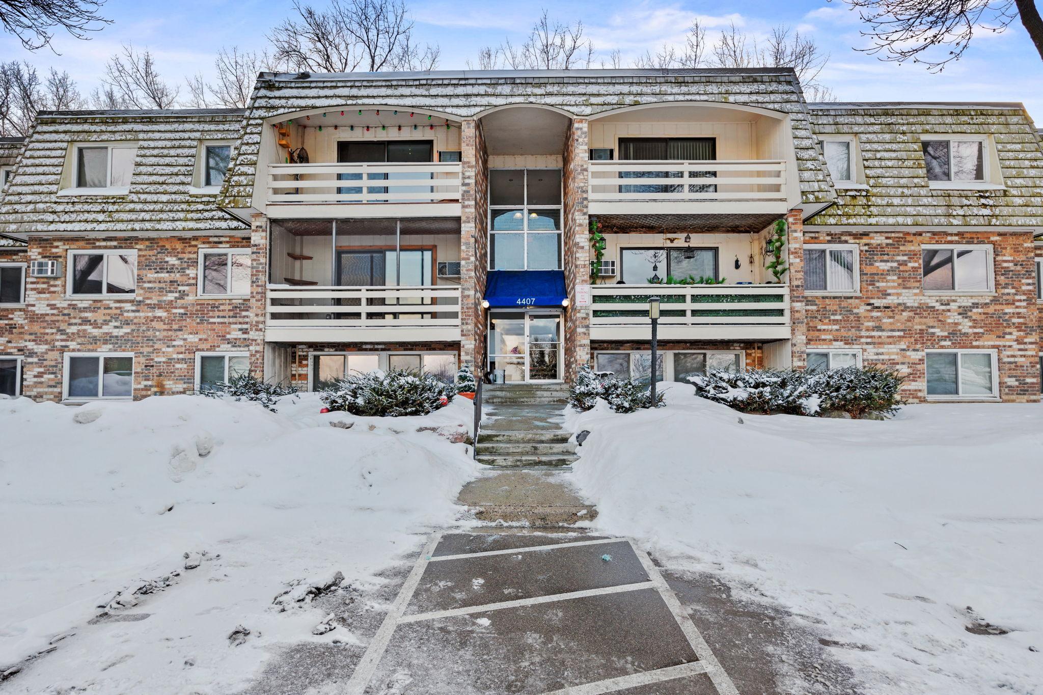 4407 Wilshire Boulevard 305