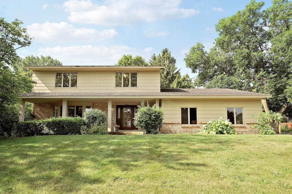 Photo of 8359 Amsden Ridge Drive, Bloomington, MN 55438 (MLS # 7113570)
