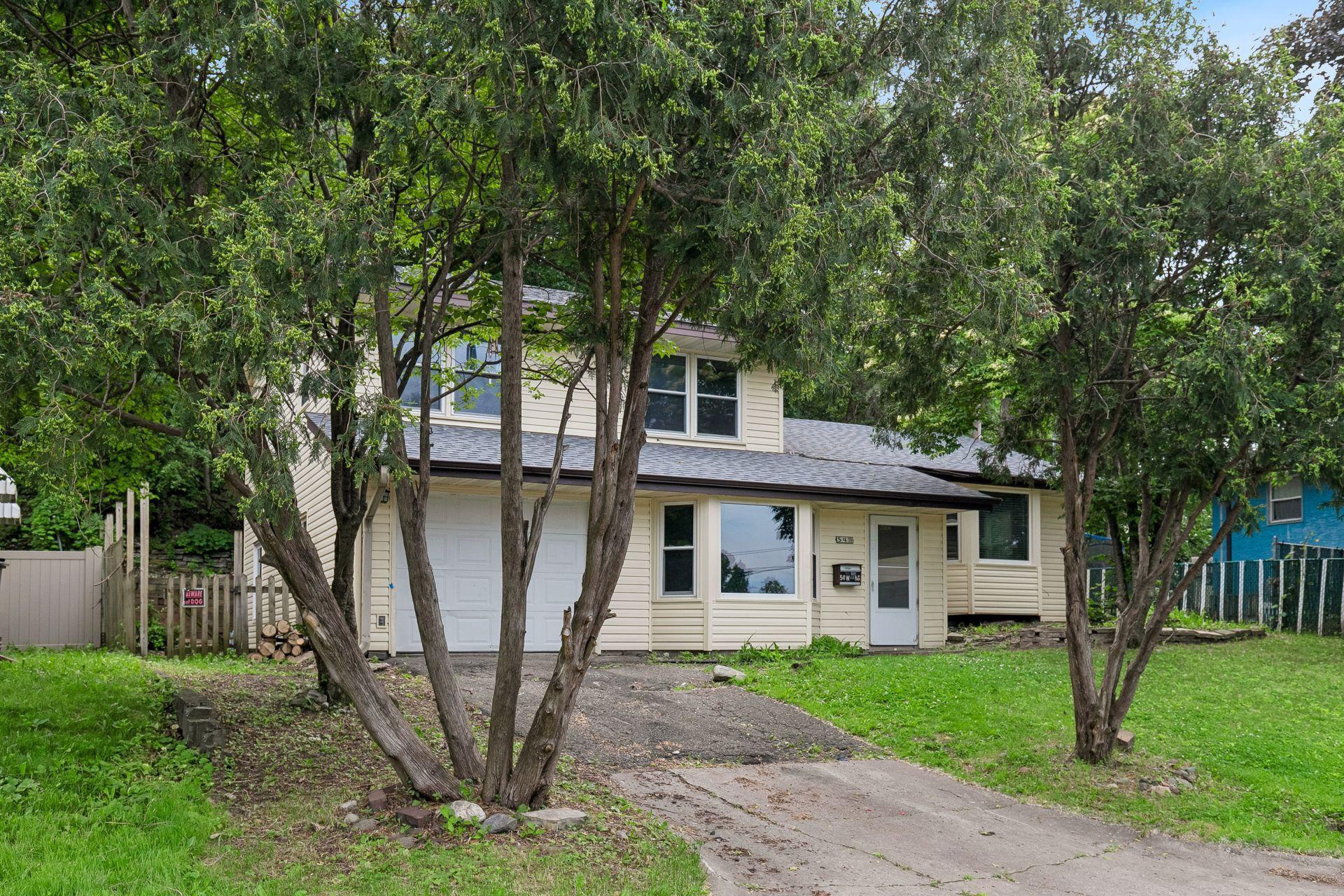 54 King Street W