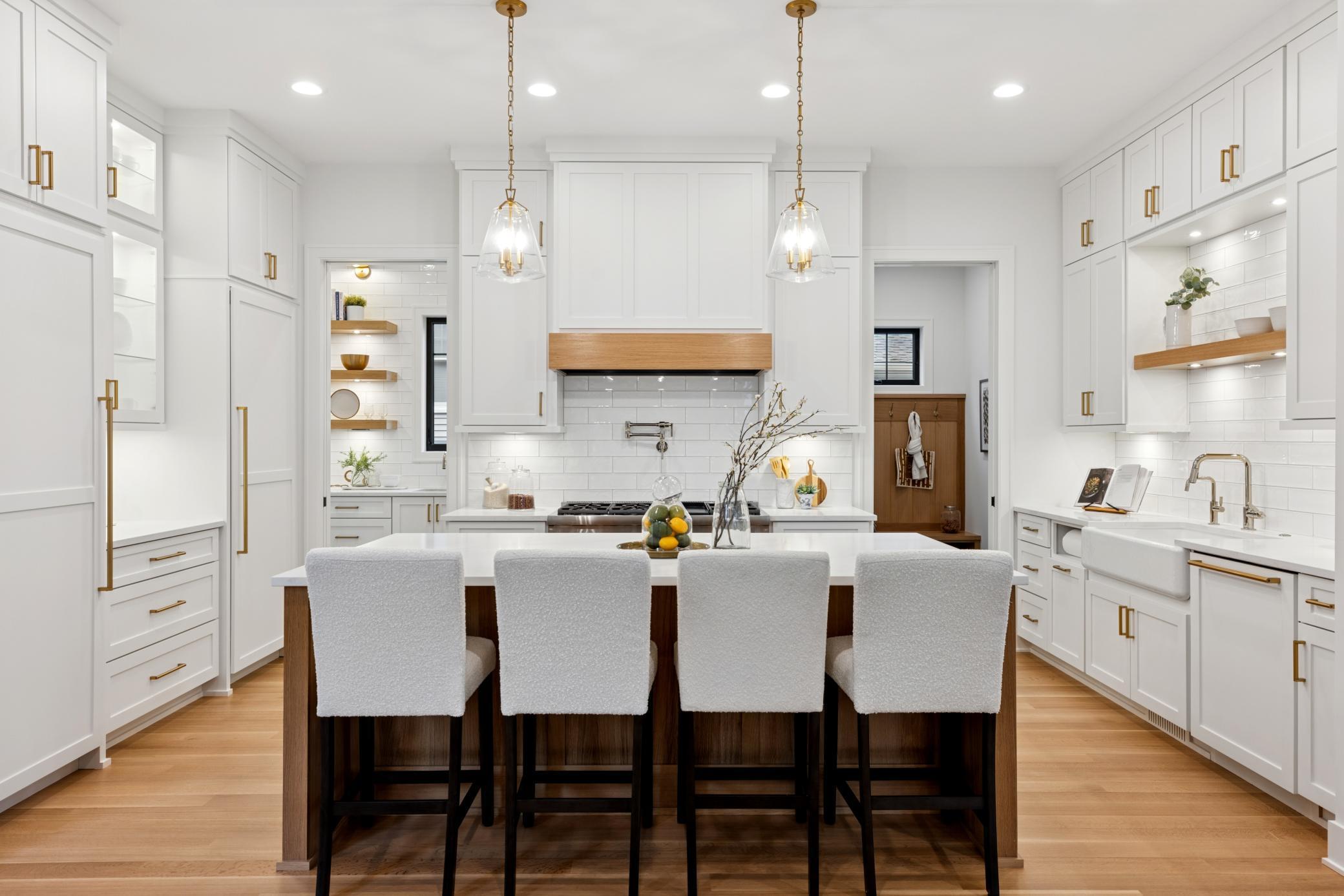 1967 Sheridan Avenue S