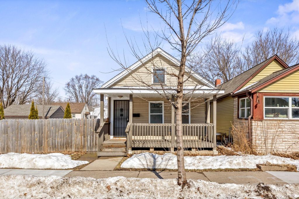 Photo of 307 Maryland Avenue W, Saint Paul, MN 55117 (MLS # 7040315)