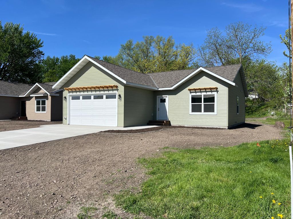 Photo of 820 Spark Avenue, Albert Lea, MN 56007 (MLS # 7079756)
