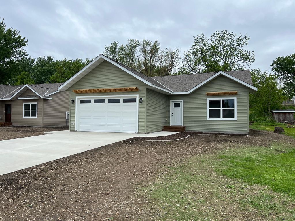 Photo of 820 Spark Avenue, Albert Lea, MN 56007 (MLS # 7079756)