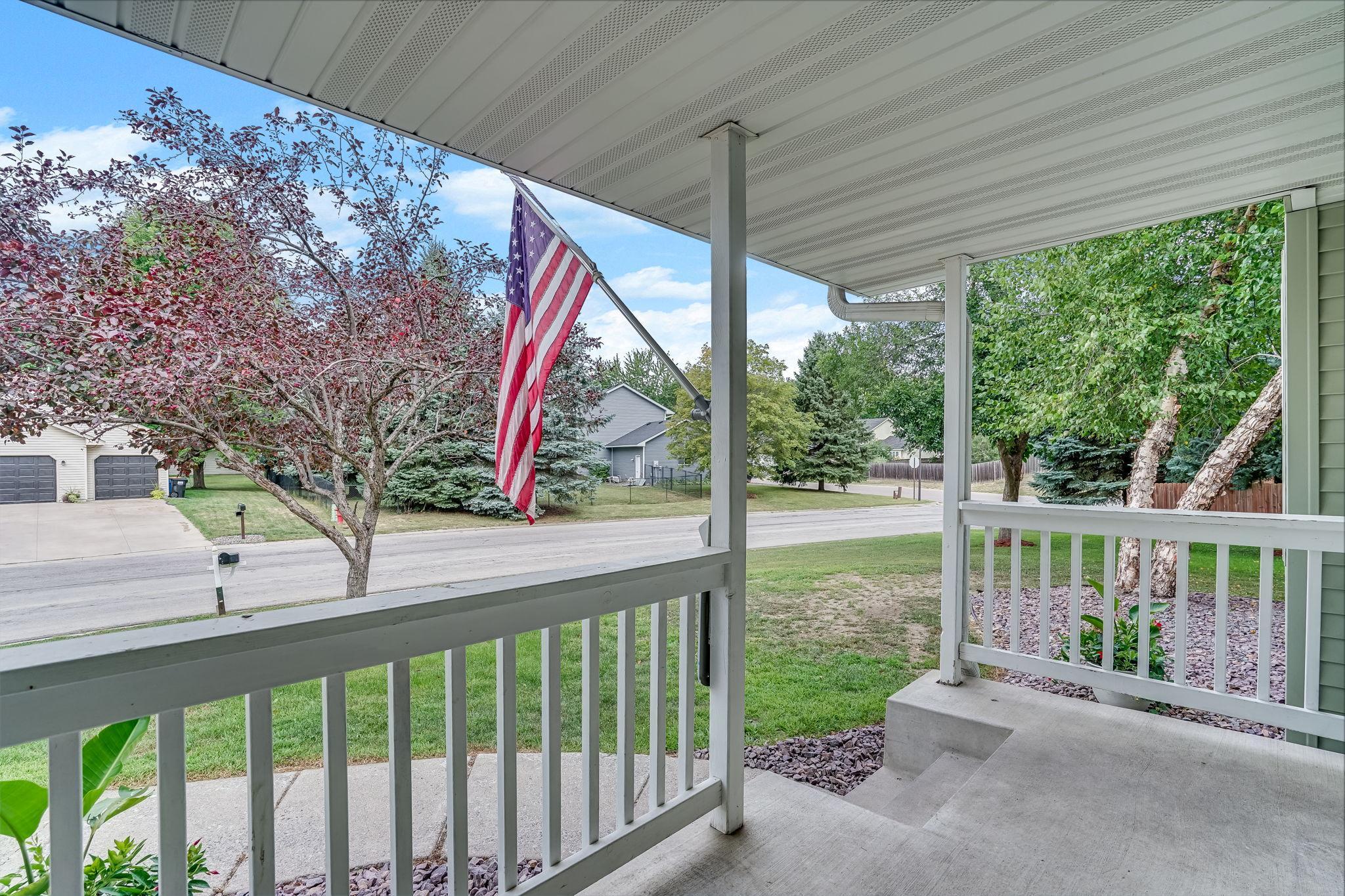 513 Maple Knoll Way NW