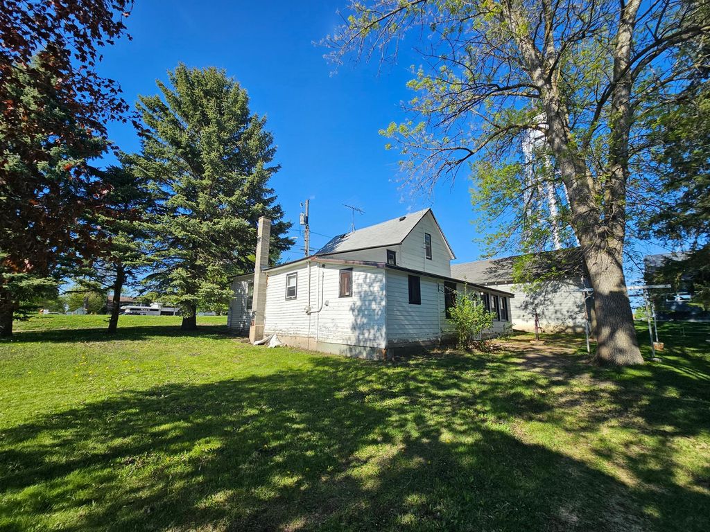 Photo of 124 Park Avenue SW, Silver Lake, MN 55381 (MLS # 7073821)