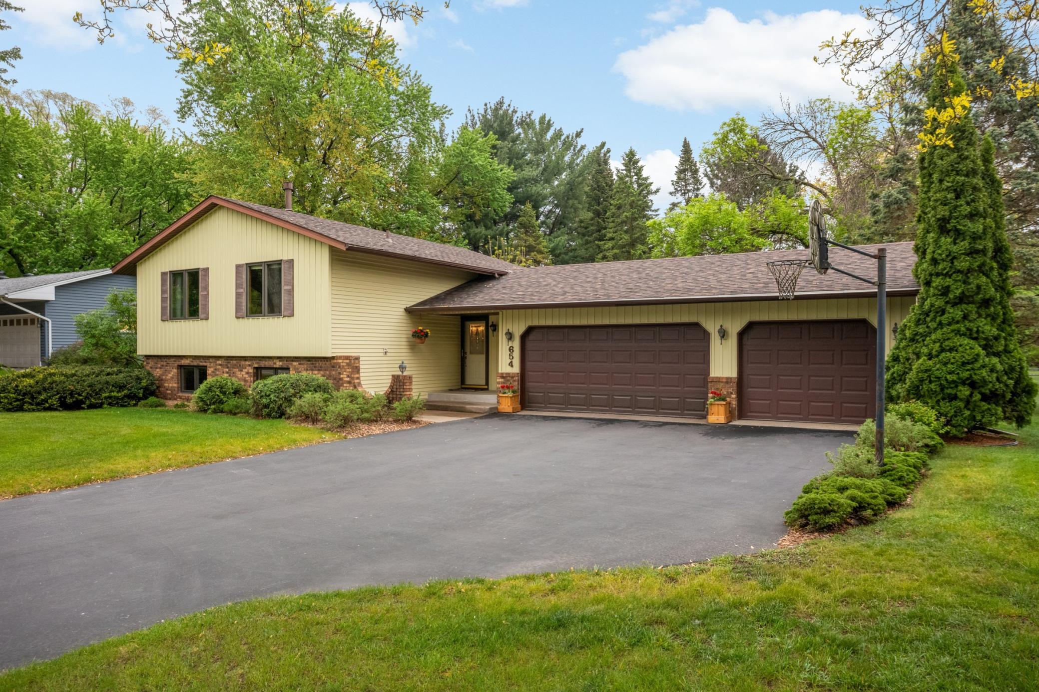 654 Tanglewood Drive