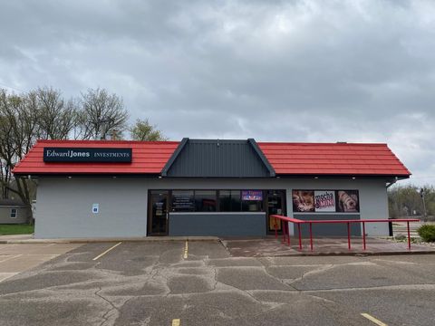 Photo of 1317 SE Broadway Avenue, Albert Lea, MN 56007 (MLS # 6711216)