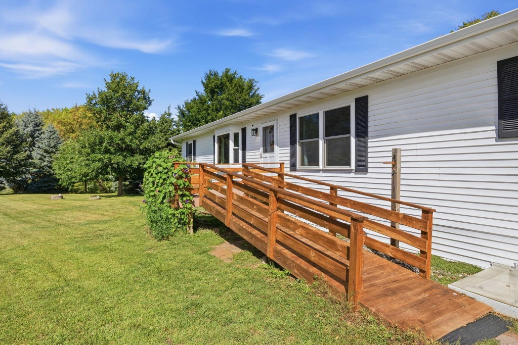 Photo of 2048 Division Street E, Buffalo, MN 55313 (MLS # 7141880)