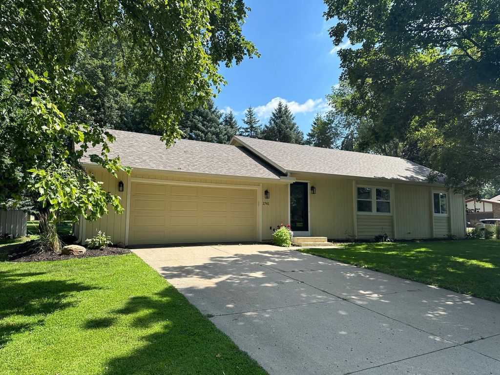 Photo of 1741 Roosevelt Drive, Northfield, MN 55057 (MLS # 7009528)