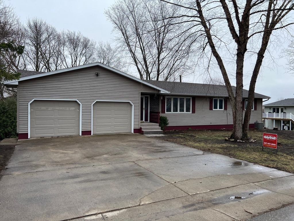 Photo of 703 S 3rd Street, Ellendale, MN 56026 (MLS # 7048826)