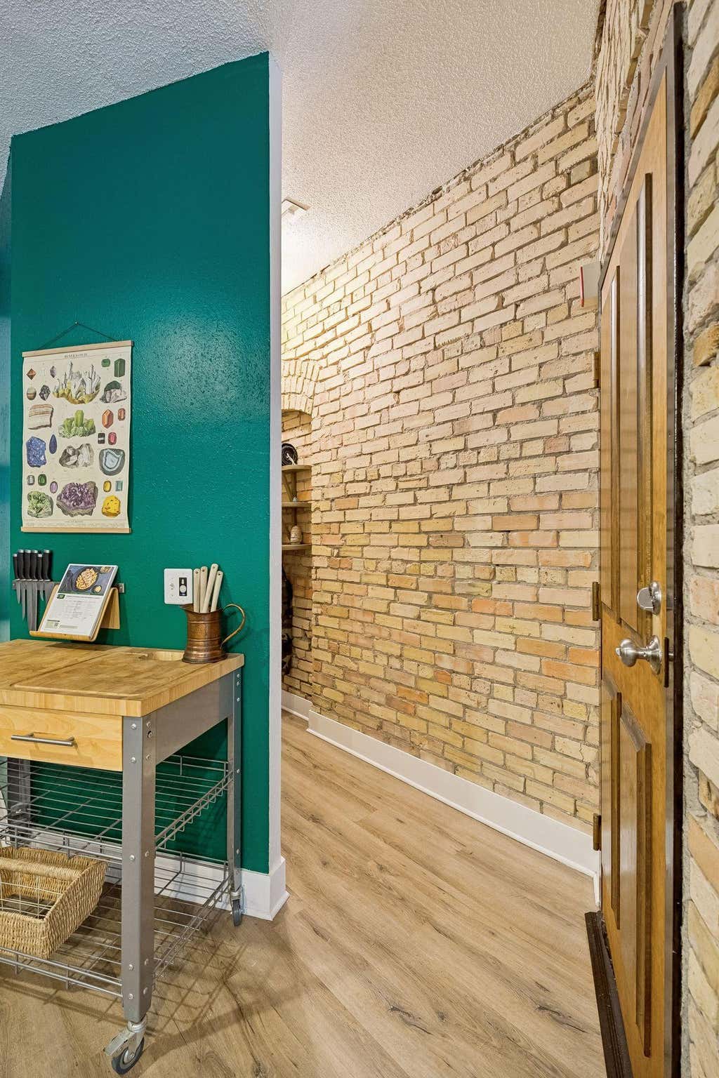 Photo of 601 S 9th Street #1, Minneapolis, MN 55404 (MLS # 7081396)