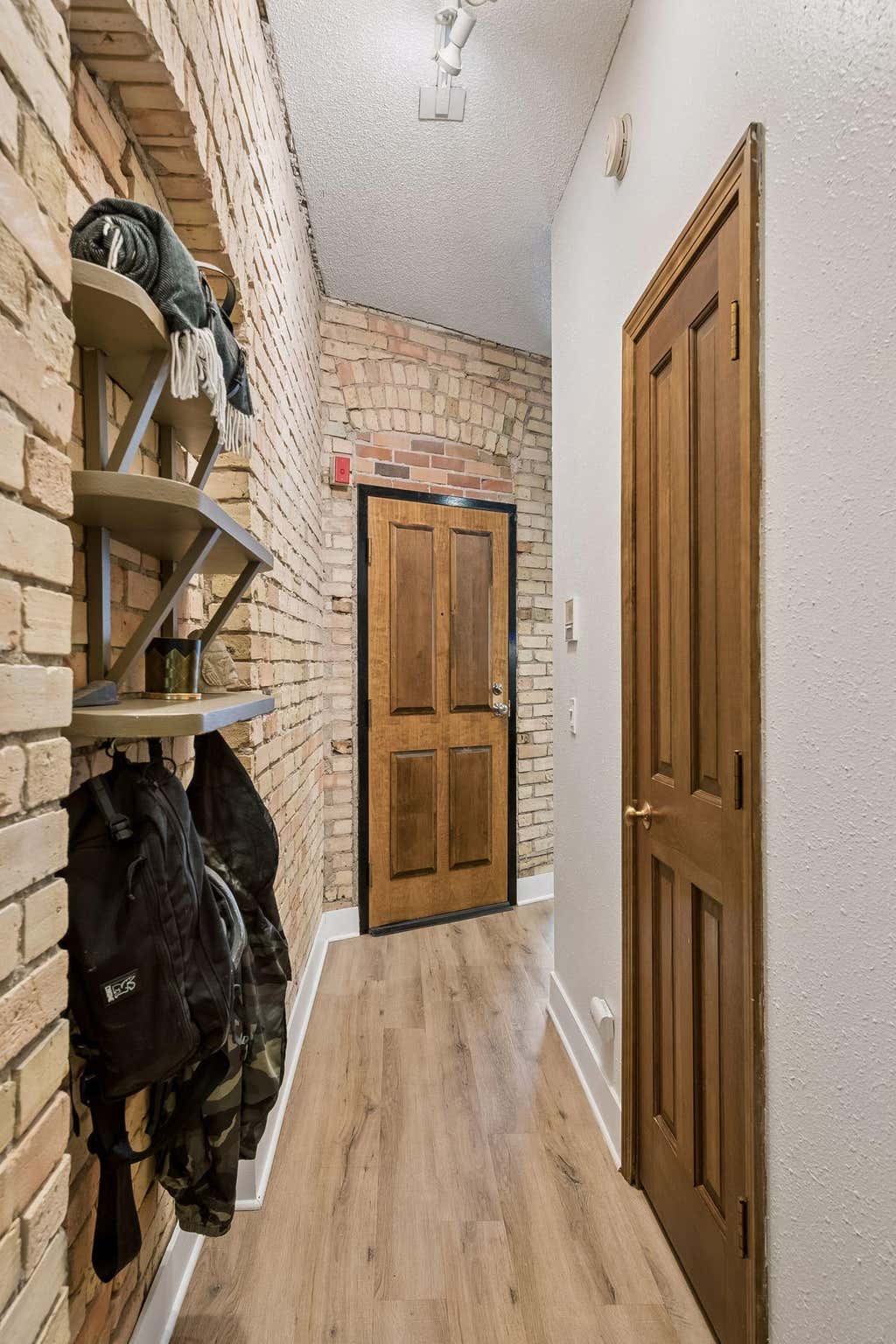 Photo of 601 S 9th Street #1, Minneapolis, MN 55404 (MLS # 7081396)