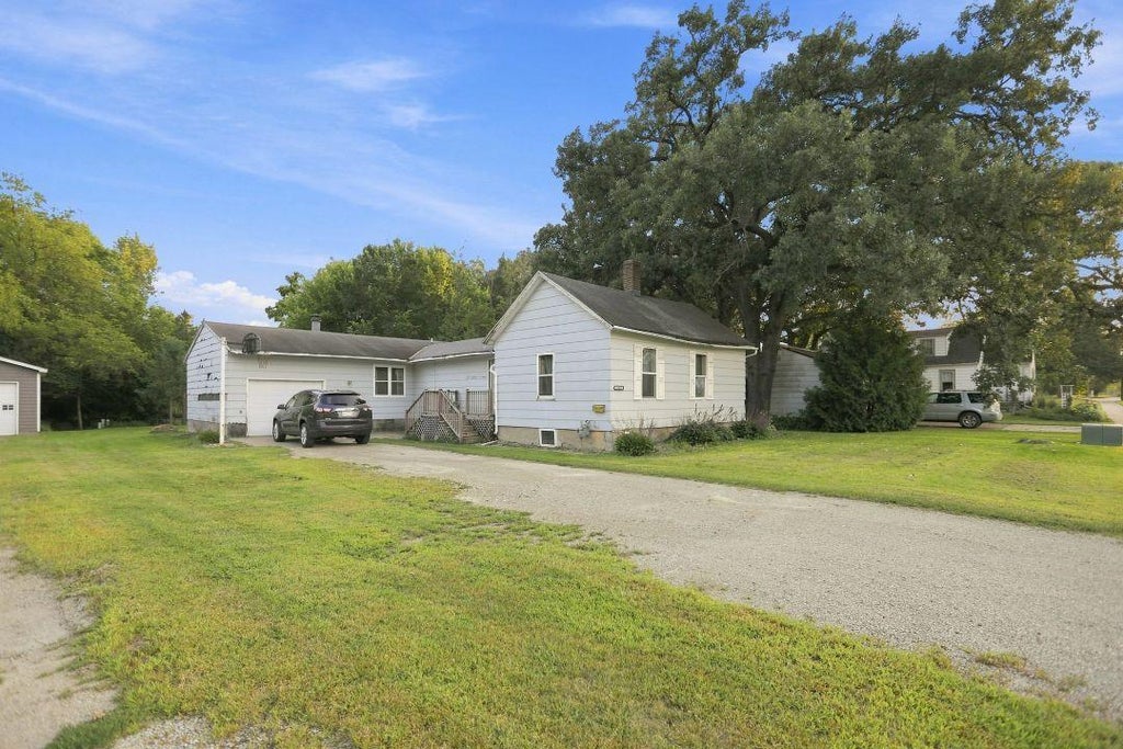 Photo of 417 7th Avenue NW, Waseca, MN 56093 (MLS # 7136434)