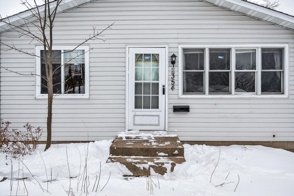 Photo of 2354 Burke Avenue E, North Saint Paul, MN 55109 (MLS # 7038119)
