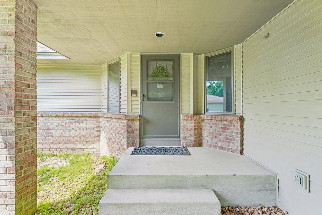 Photo of 8912 Vincent Place, Bloomington, MN 55431 (MLS # 7150758)