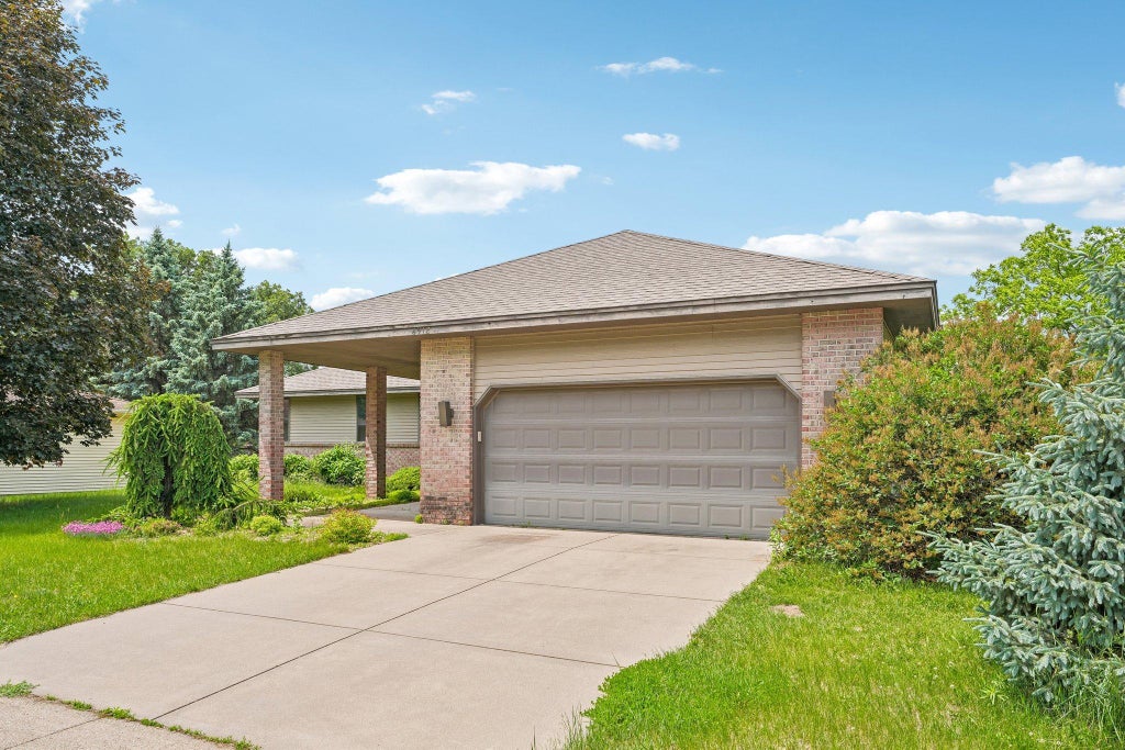 Photo of 8912 Vincent Place, Bloomington, MN 55431 (MLS # 7150758)