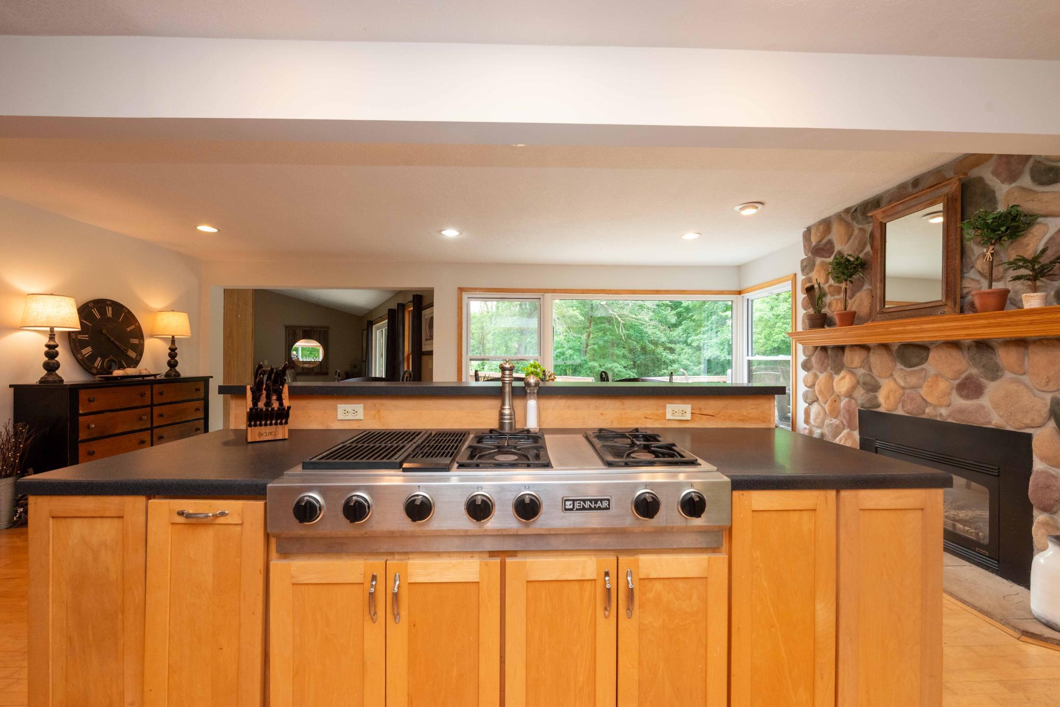 840 N Shore Drive W