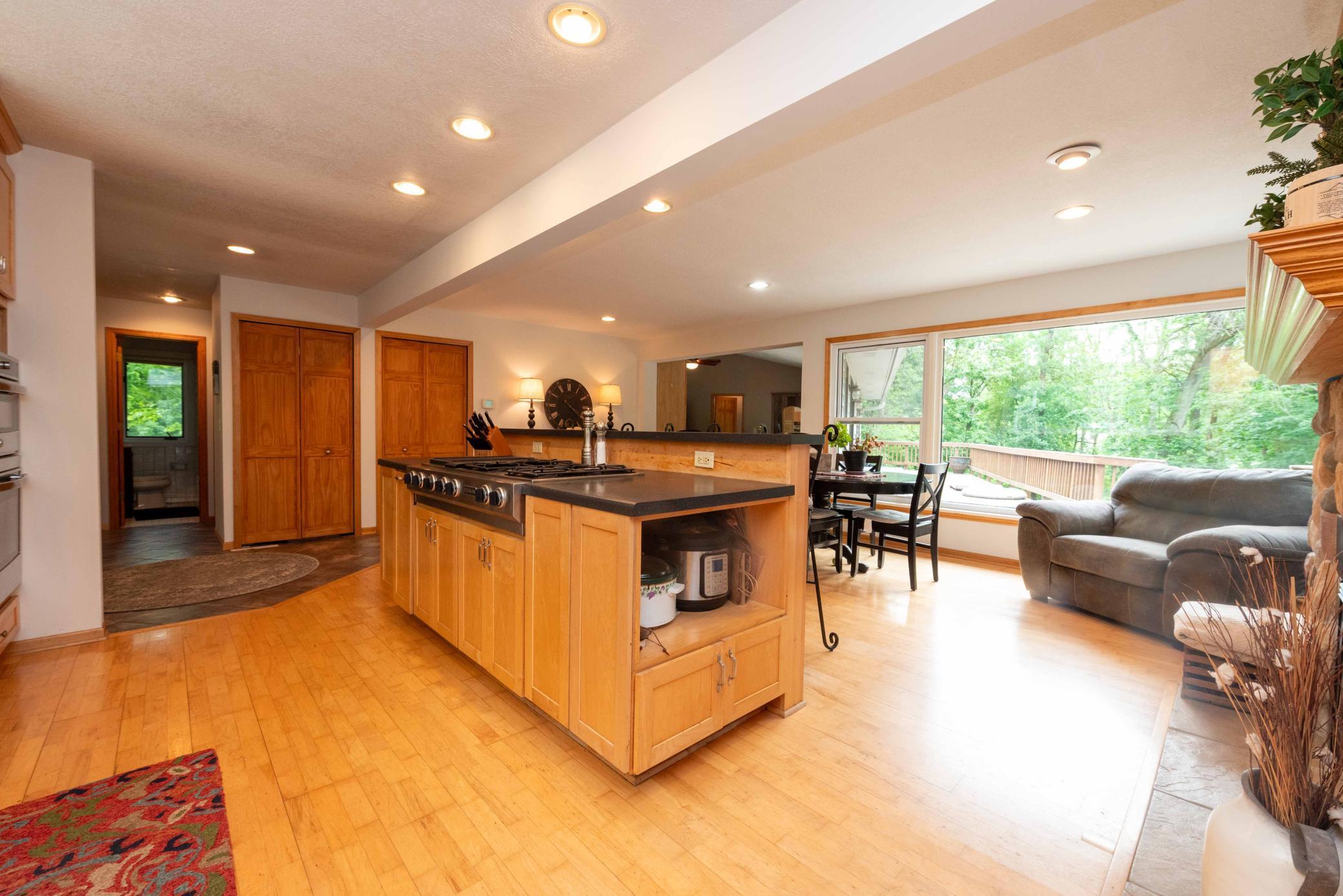 840 N Shore Drive W