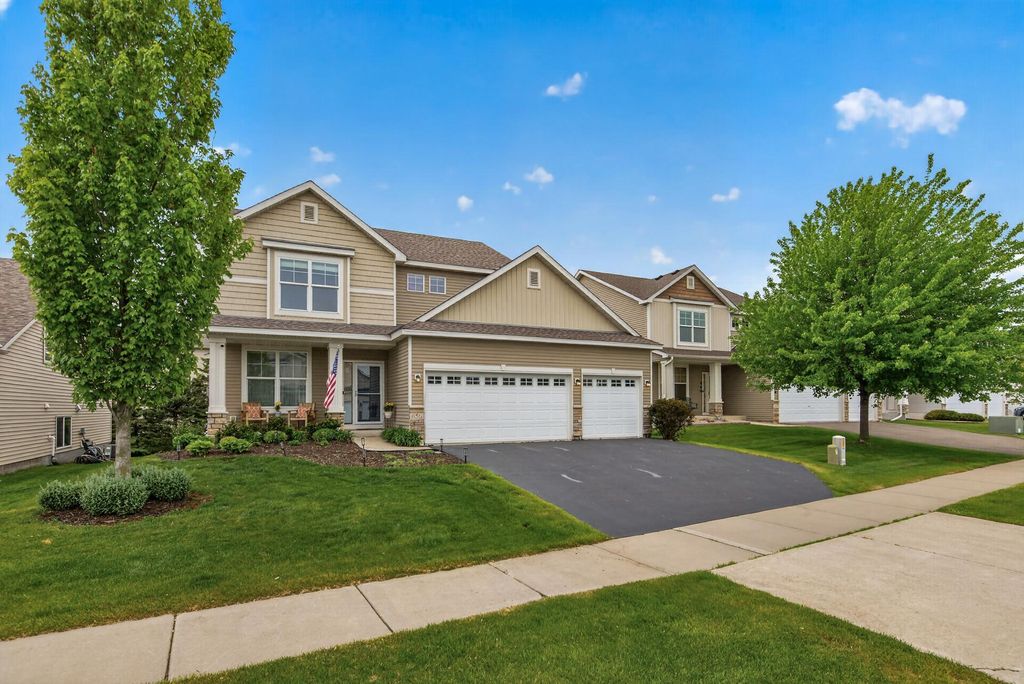 Photo of 656 Lake Ridge Drive, Woodbury, MN 55129 (MLS # 6800478)