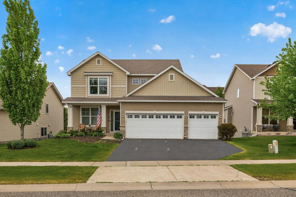 Photo of 656 Lake Ridge Drive, Woodbury, MN 55129 (MLS # 6800478)