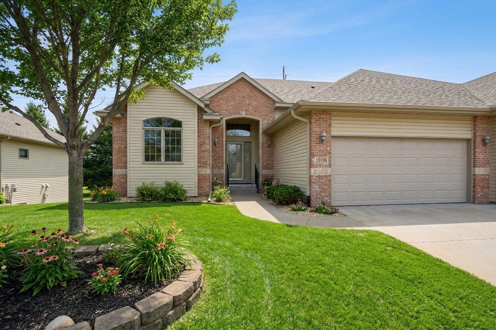 Photo of 10106 Chestnut Circle N, Brooklyn Park, MN 55443 (MLS # 7039239)