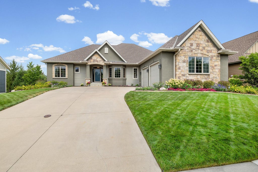Photo of 11030 Sweetwater Path, Woodbury, MN 55129 (MLS # 7116976)