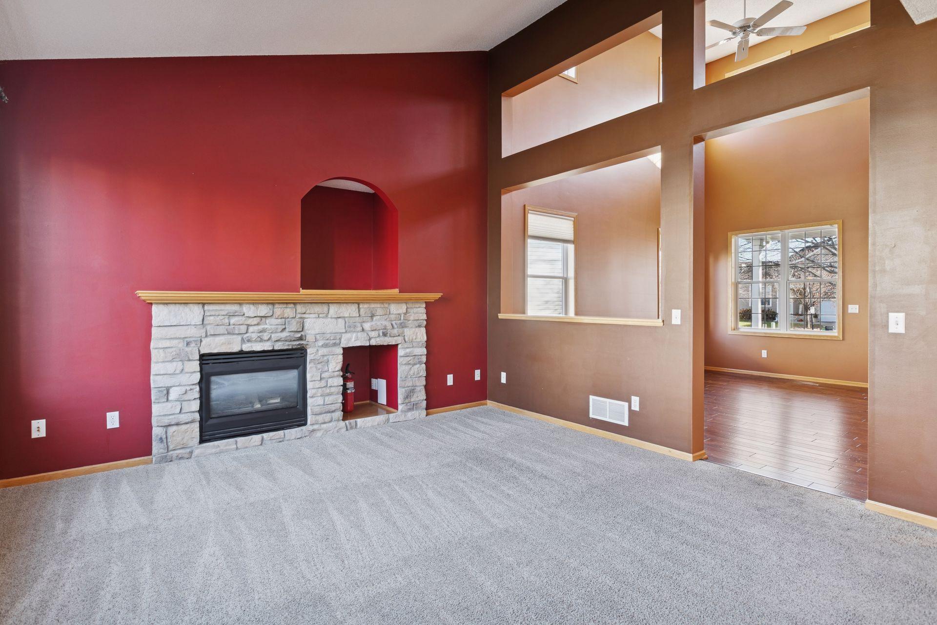 4905 Narcissus Lane N