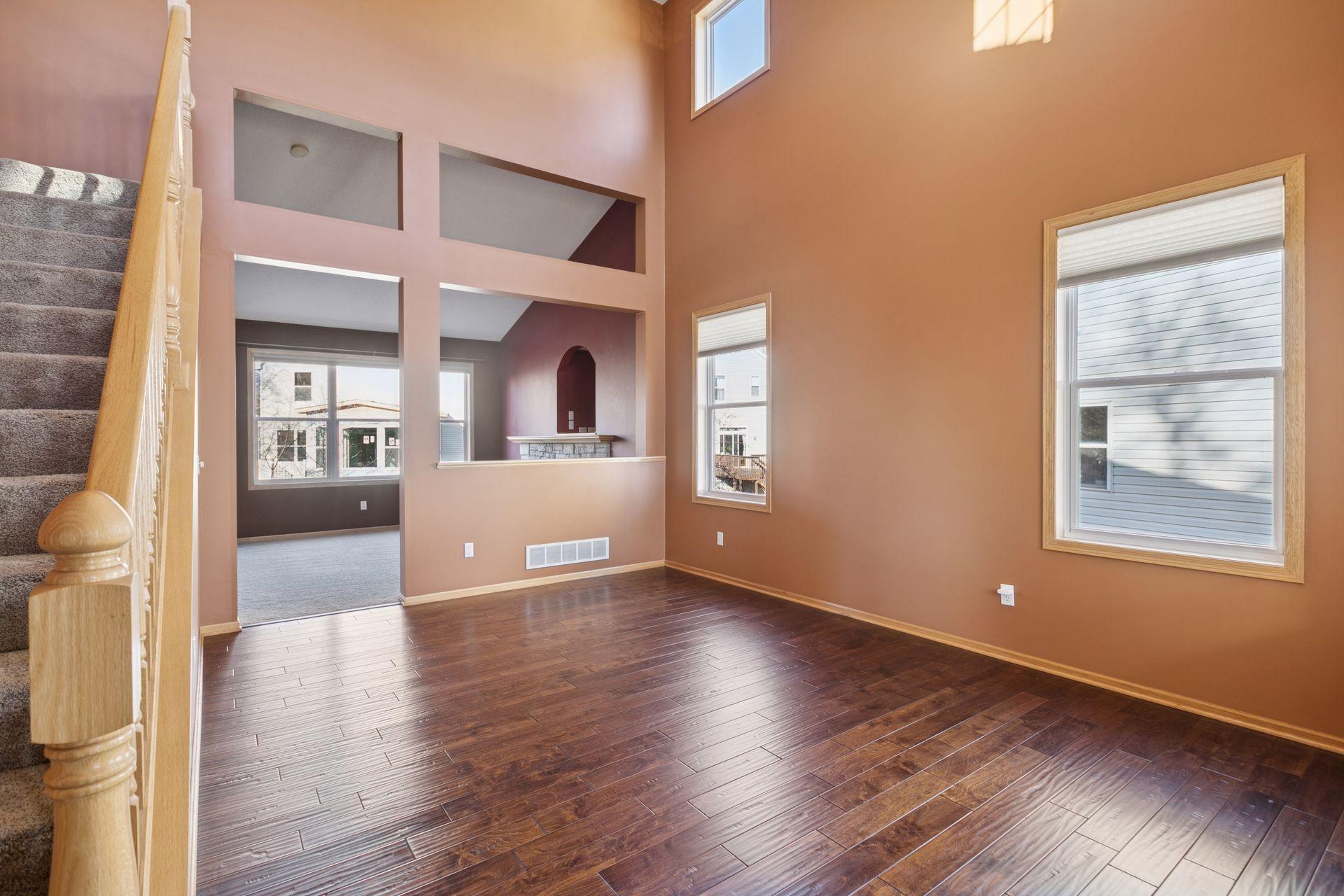 4905 Narcissus Lane N