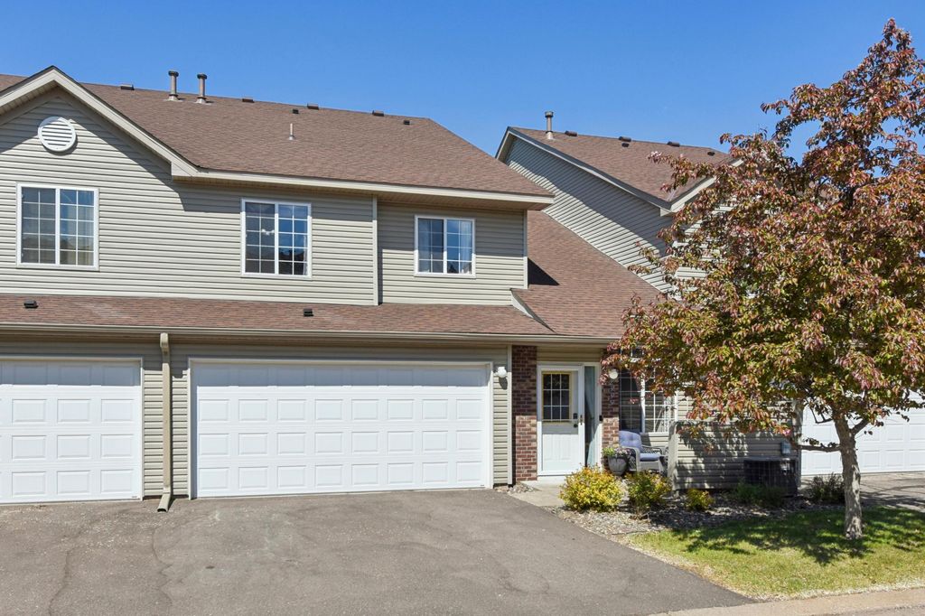Photo of 2335 Oakridge Circle, Hudson, WI 54016 (MLS # 7068708)