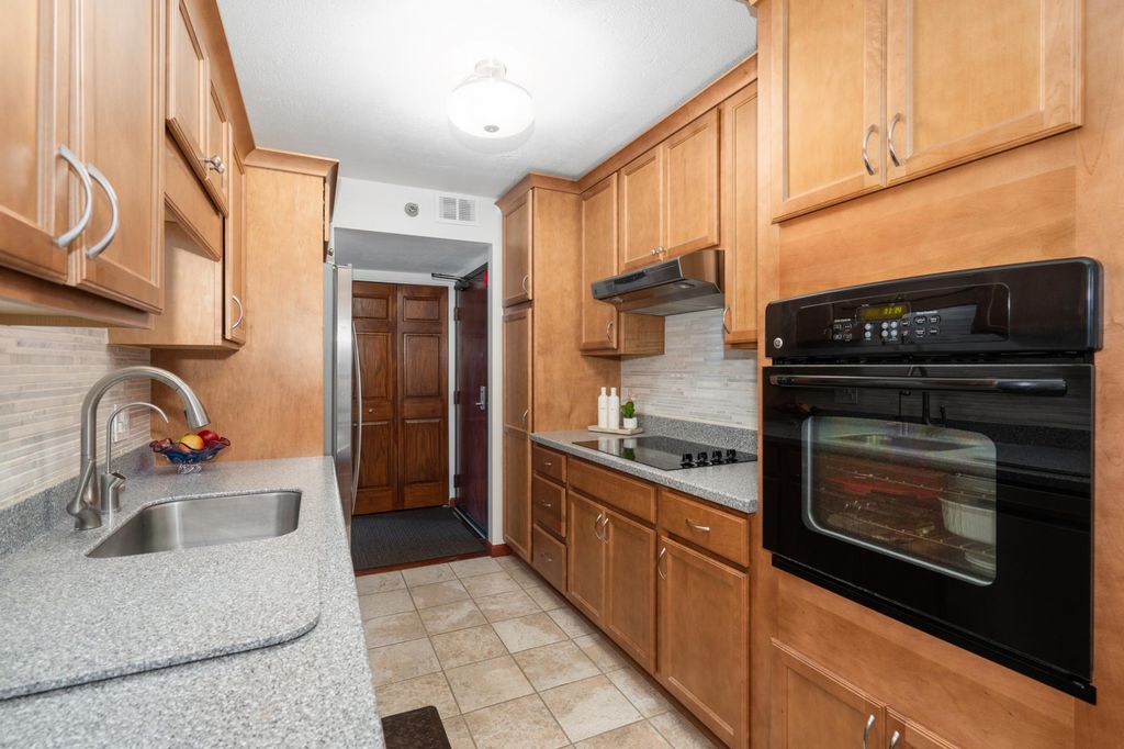 Photo of 6615 Lake Shore Drive S #803, Richfield, MN 55423 (MLS # 7071727)