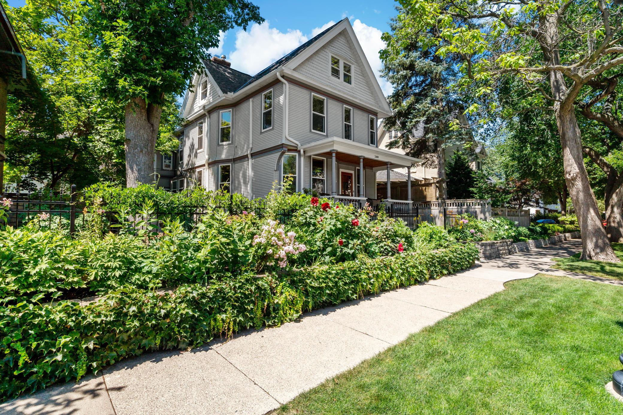 2400 Irving Avenue S