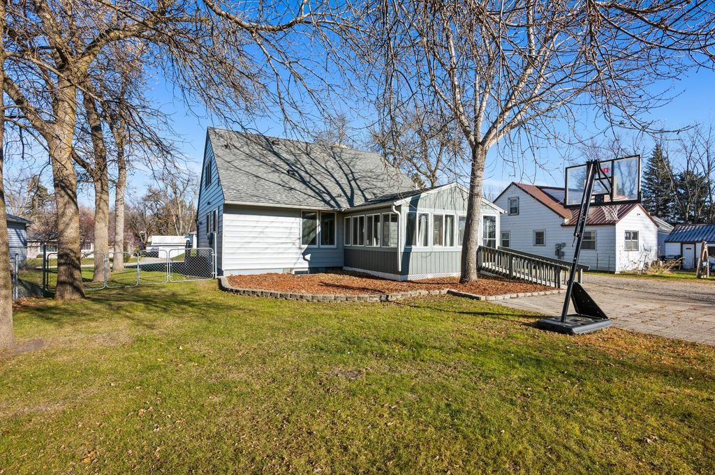 Photo of 817 1st Street SE, Elbow Lake, MN 56531 (MLS # 6821122)