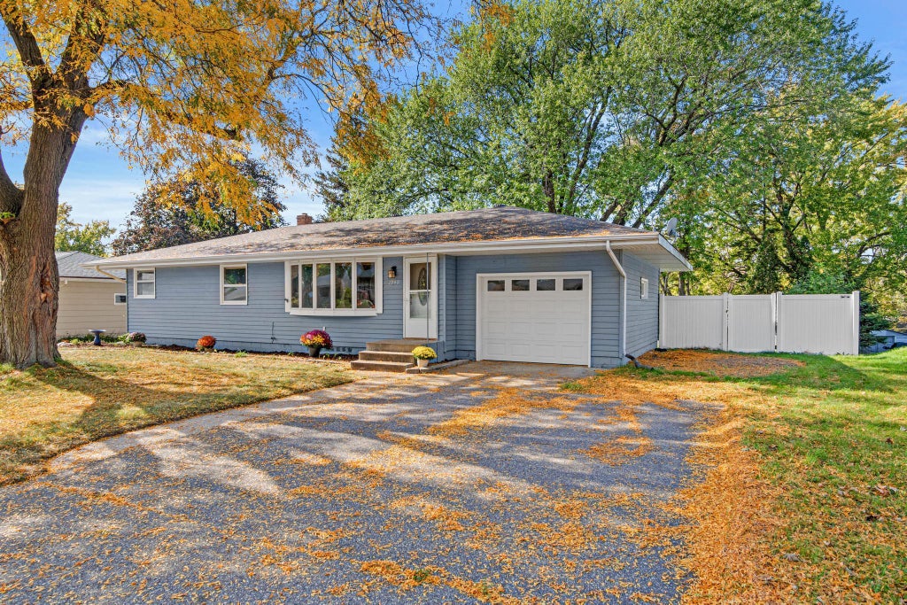 Photo of 2949 Northview Street, Roseville, MN 55113 (MLS # 7148175)