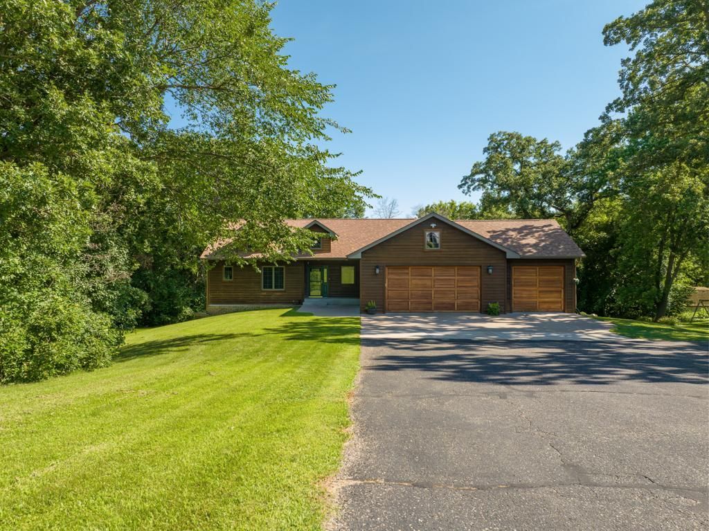 Photo of 1408 10th Street NE, Sauk Rapids, MN 56379 (MLS # 7034714)