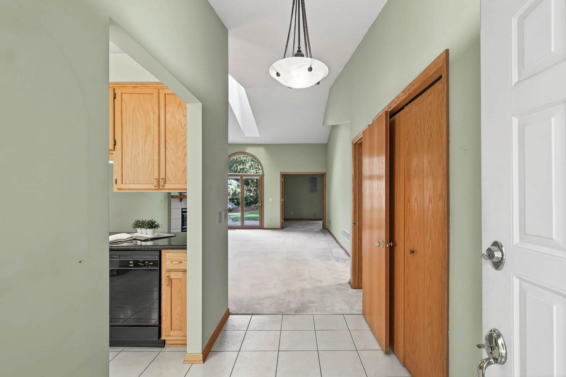 801 Southcross Drive E