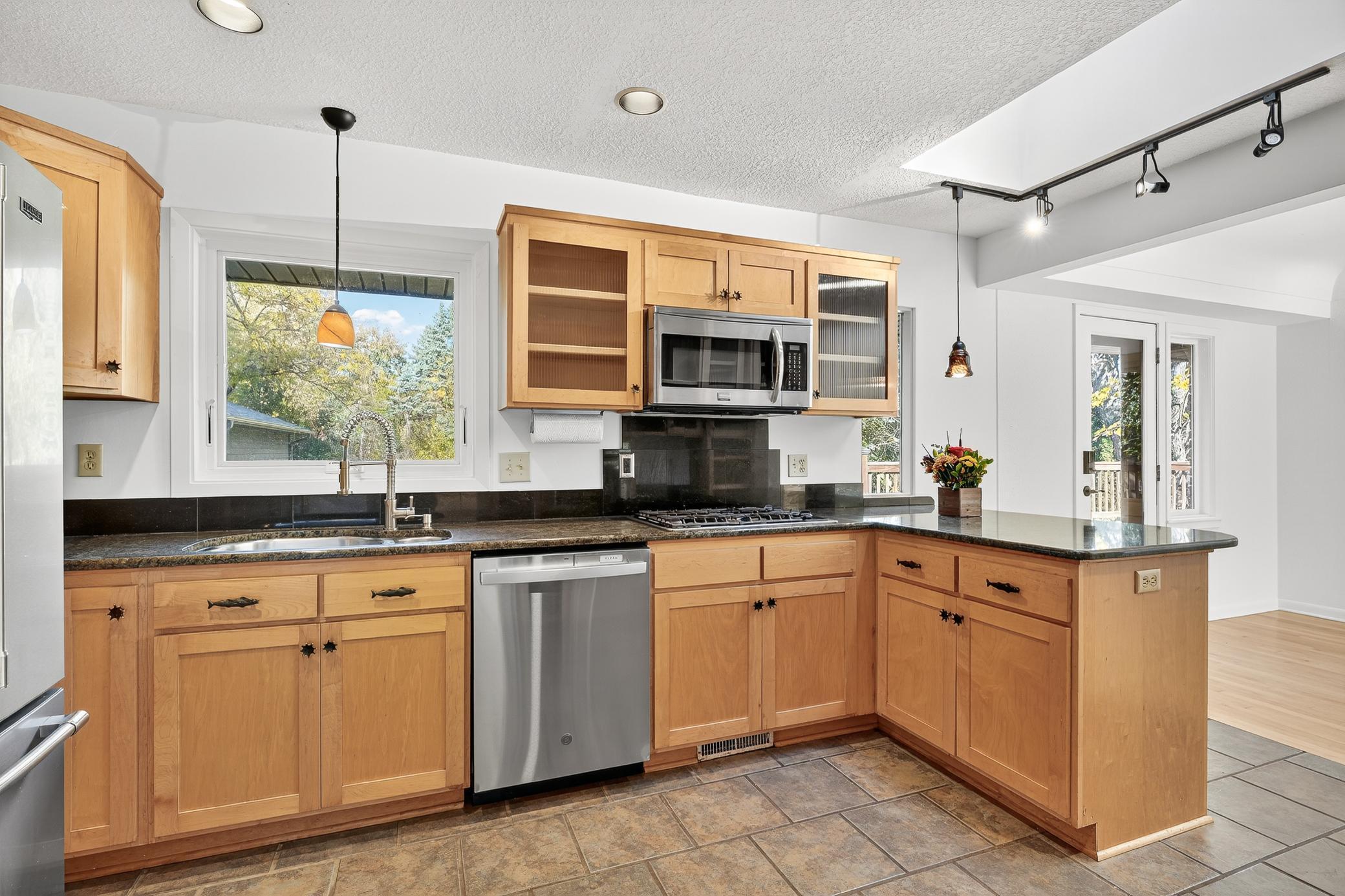 4930 Winsdale Street N