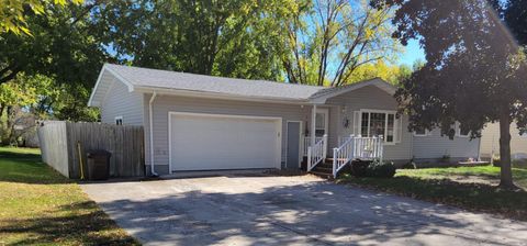 Photo of 1504 N 6th Street, Montevideo, MN 56265 (MLS # 6802875)