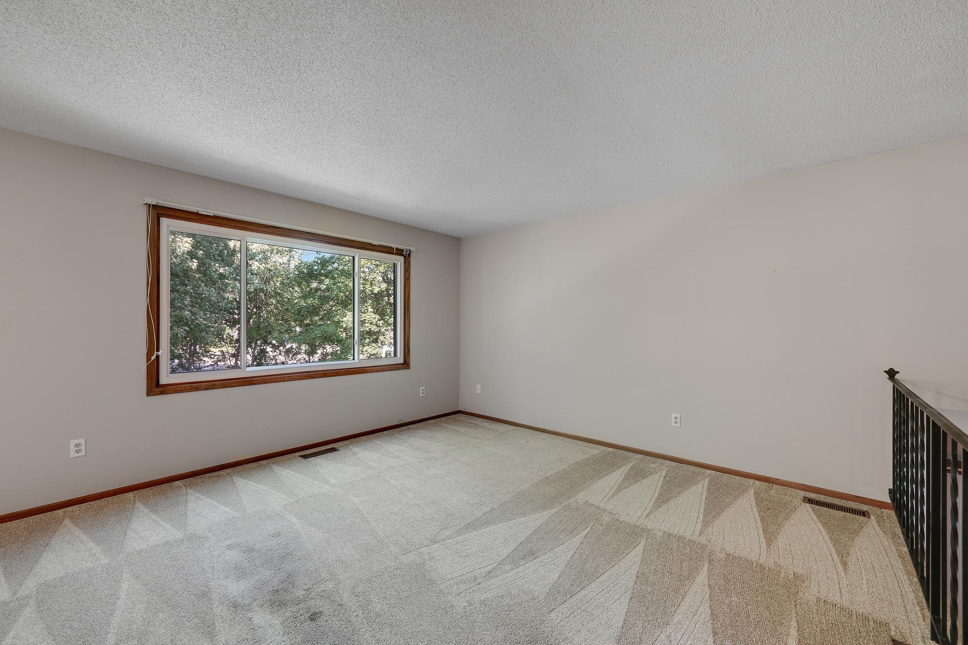 800 Hawthorne Avenue E