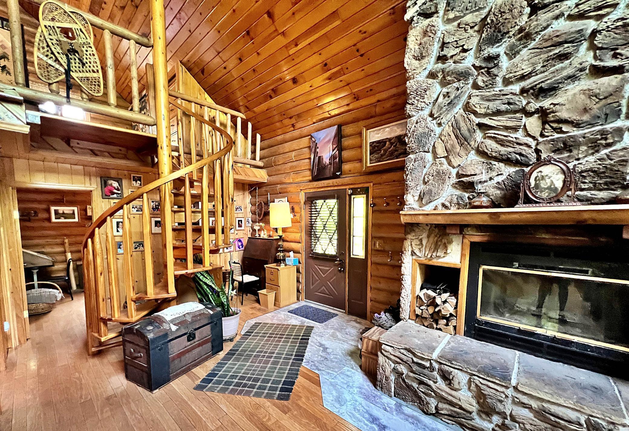 9779 Woodland Trail