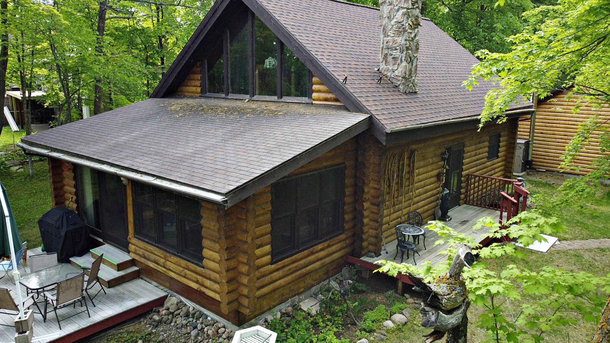9779 Woodland Trail
